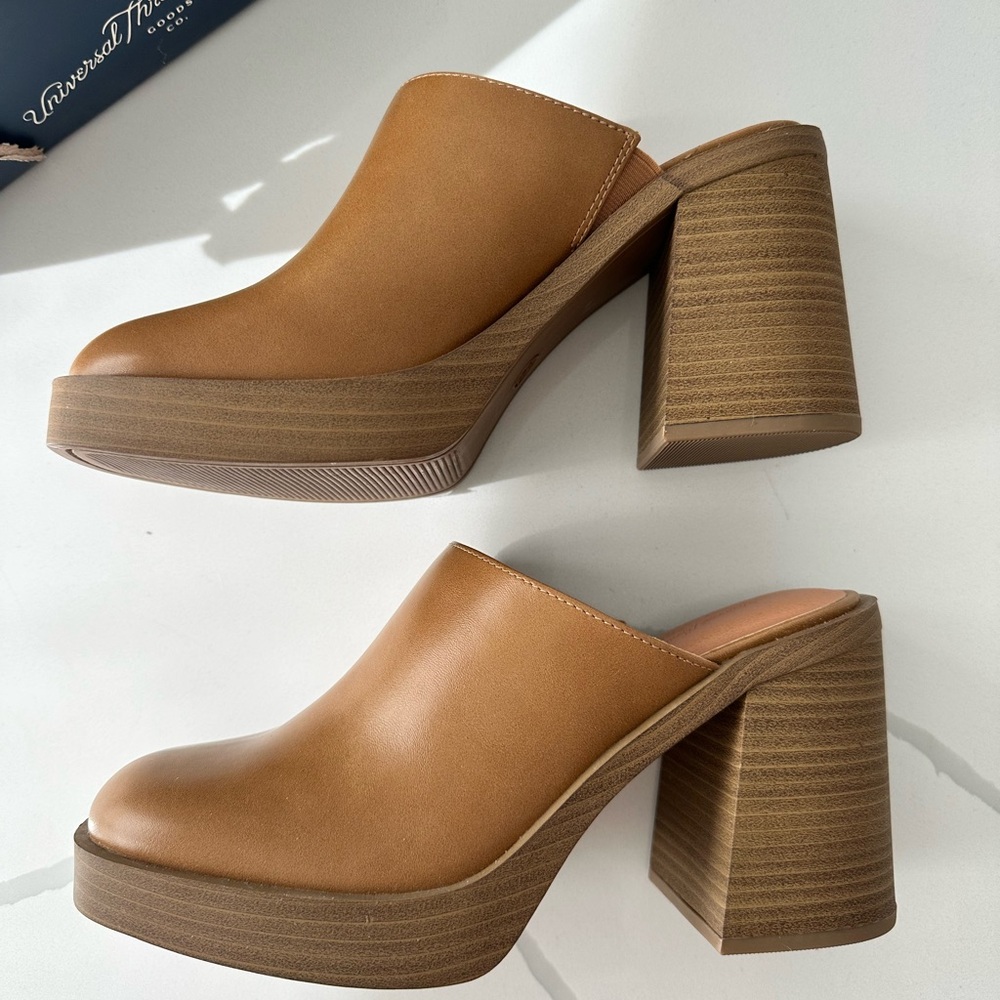 Universal Thread Women's Brown Block Heel Mules